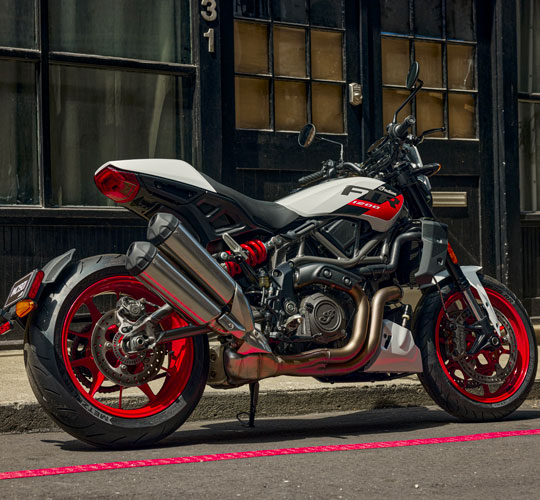 Incollata all’asfalto